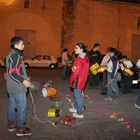 Arrossegament de llaunes i pots a Ontinyent