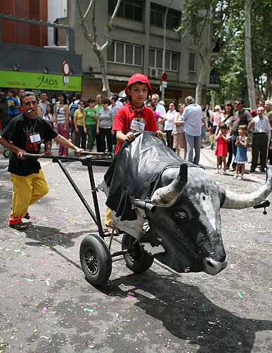 Una de les vaquilles de polièster
