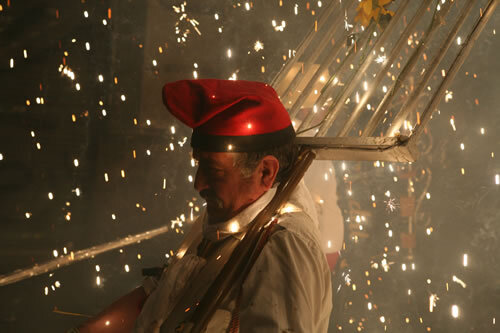 Passant les graelles per sota el foc, Raval 2006