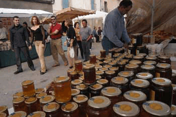La mel de Montserrat és un altre dels productes essencials de la fira