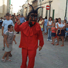 El dimoni encalçant als al·lots