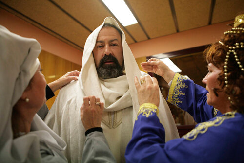 Vestint a Jesucrist a la Sala de Plens de l'Ajuntament
