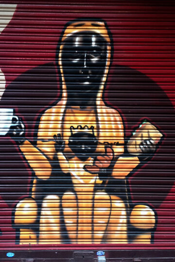 Graffiti de la Moreneta a Barcelona (Foto: Manel Carrera i Escudé)