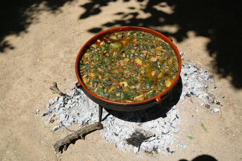 Una de les cassoles, a punt