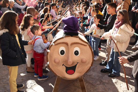 El tió caga llaminadures dues vegades