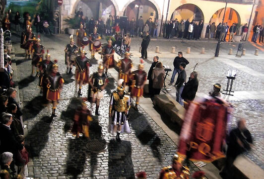 El manípul de manaies entrant a plaça