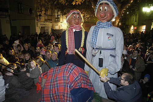 Els gegantons són els primers en fer cagar el Tió