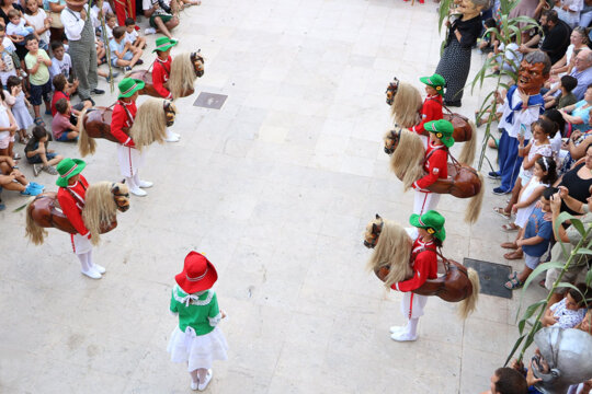 Els sis cavallets i la dama