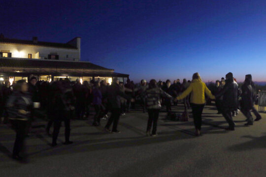 Ballant a l'alba