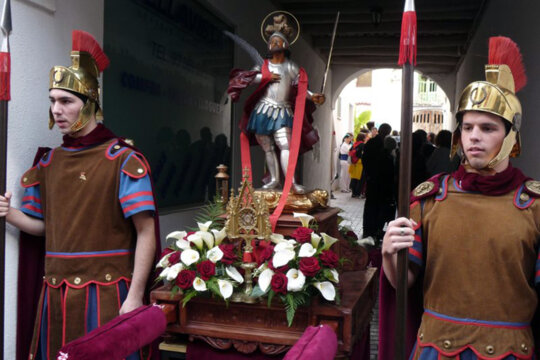 Armats custodiant la imatge de Sant Anastasi a Badalona