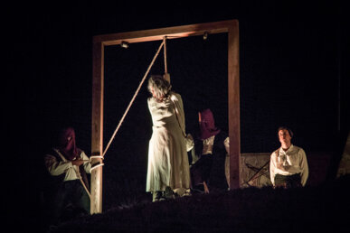 Bruixa penjada a la forca