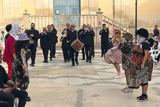 Amb els dolçainers i tabaleters