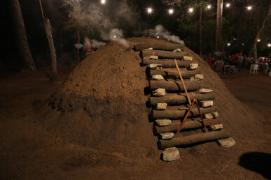 La carbonera, de nit