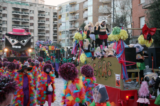 Carrosses i batalla de confetti