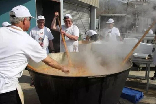 Preparant l'arrossada popular
