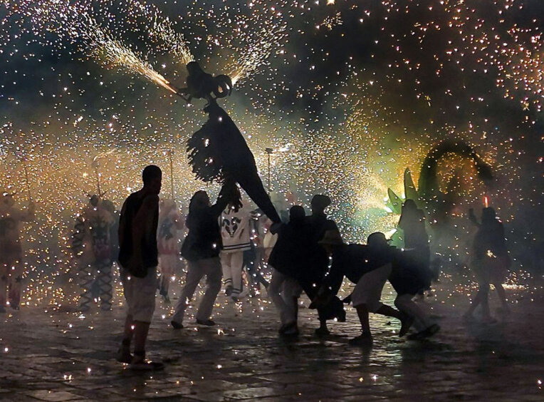 Cercavila de foc a Reus