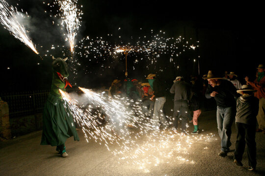 Un cap de drac en un correfoc