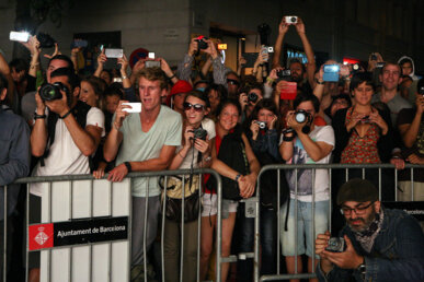 Els turistes al·lucinen