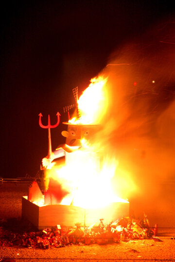 El dimoni en flames. Foto: Ajuntament de Badalona