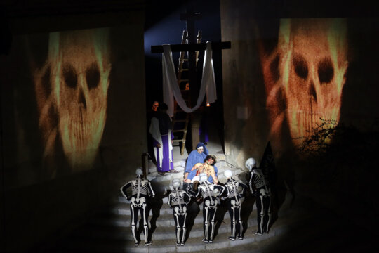 La Dansa de la Mort al final de la Crucifixió
