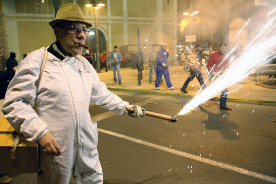 El foc que surt de les tenalles