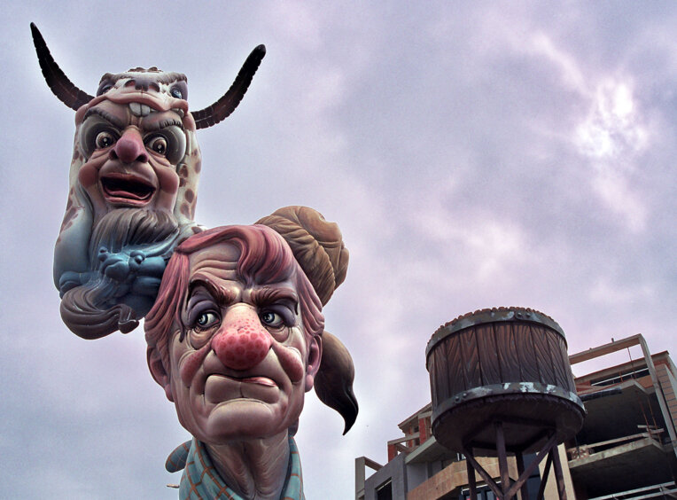 Les Falles fora de València