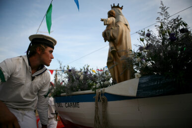 Mariner carregant la imatge