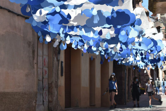 Carrer guarnit