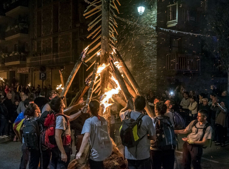 Festa Major i Falles a Alins. Foto: Oscar Rodbag