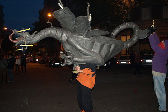 El Drac Farfolla a punt de començar el correfoc. Foto: Associació Drac Farfolla