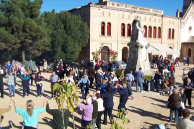Aplec a l'església de Sant Pere del Bosc