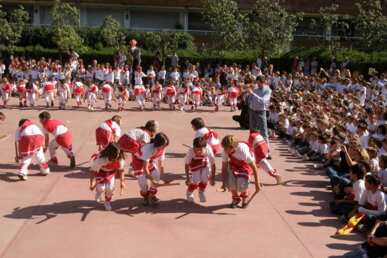 Ball de bastons de les escoles