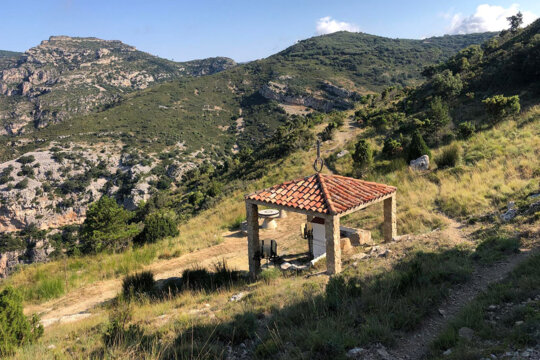 El peiró i la font de Pallerols. Foto: Samorà (Wikiloc)