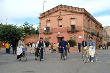 Ciclistes a la Colònia