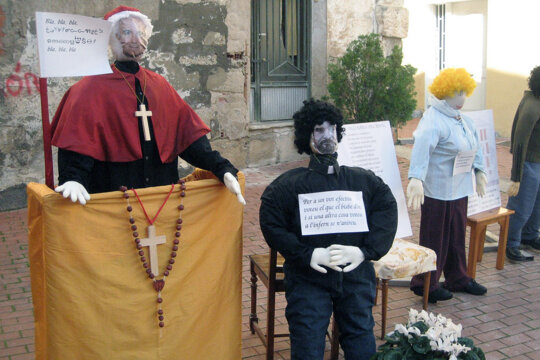 Nanos amb cartells. Foto: Sergi Gómez