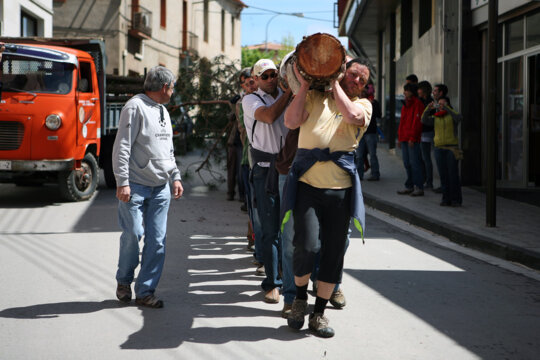 Arribada del pi a plaça