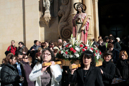 Processó amb la imatge de la santa