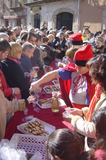Repartiment del vi nou