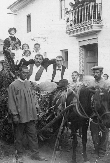 Carrossa al 1908. Fotògraf desconegut. Col·lecció Amparo Martínez