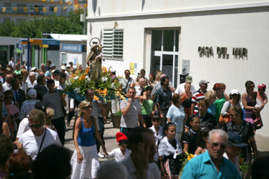La processó al pas per la Casa del Mar