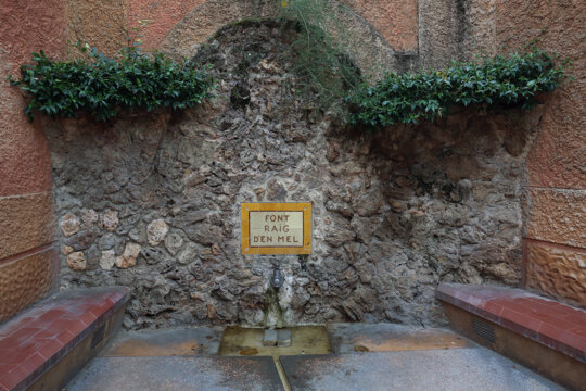 Font d'aigua calenta Raig d'en Mel