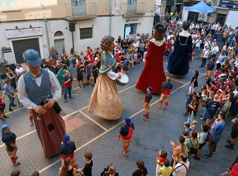 Actuació de la Cercavila Popular a la plaça Vella
