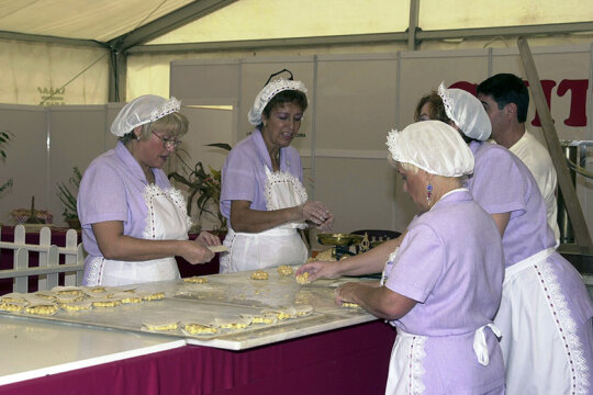 Preparant el torró
