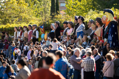 La trobada gegantera protagonitza els actes de l'últim diumenge de Fires