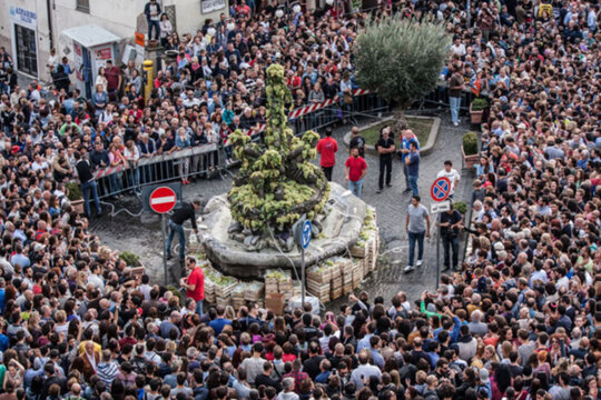 Font de vi a Marino, Itàlia