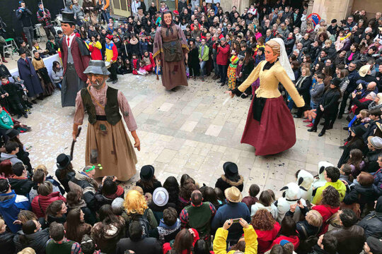Els gegants del Carnaval de Torà. Foto: Associació el Brut i la Bruta