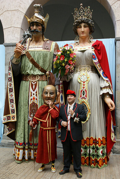 Els gegants amb el cap de lligamosques i el flabiolaire