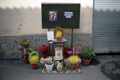Altar guarnit, en una estació del Viacrucis