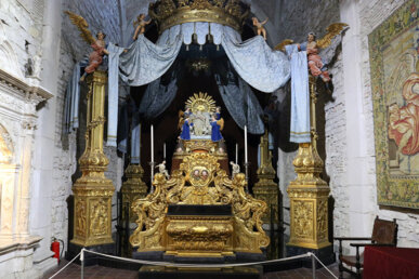 Llit barroc de la Mare de Déu adormida a la Catedral de Girona
