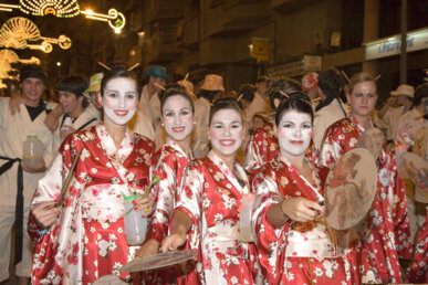 Comparsa de dones japoneses